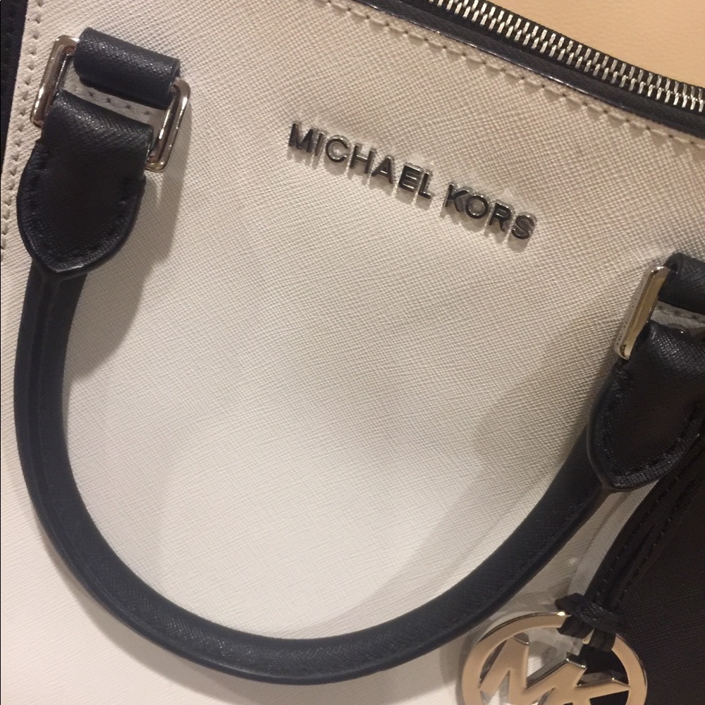 Michael Kors bag - Picture 2 of 4